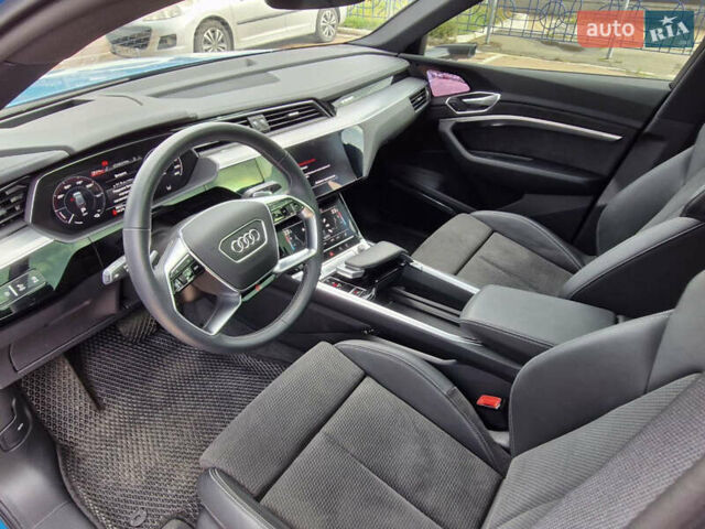 Синий Ауди E-Tron, объемом двигателя 0 л и пробегом 5 тыс. км за 58900 $, фото 6 на Automoto.ua