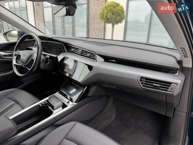 Синий Ауди E-Tron, объемом двигателя 0 л и пробегом 96 тыс. км за 25999 $, фото 4 на Automoto.ua