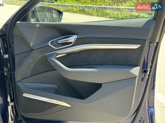 Синий Ауди E-Tron, объемом двигателя 0 л и пробегом 58 тыс. км за 43999 $, фото 78 на Automoto.ua