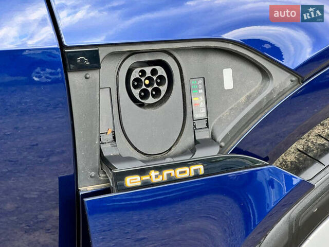 Синий Ауди E-Tron, объемом двигателя 0 л и пробегом 40 тыс. км за 36514 $, фото 116 на Automoto.ua