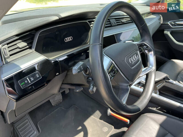 Синий Ауди E-Tron, объемом двигателя 0 л и пробегом 126 тыс. км за 25900 $, фото 137 на Automoto.ua