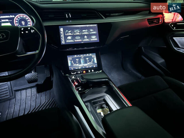 Синий Ауди E-Tron, объемом двигателя 0 л и пробегом 65 тыс. км за 38000 $, фото 21 на Automoto.ua