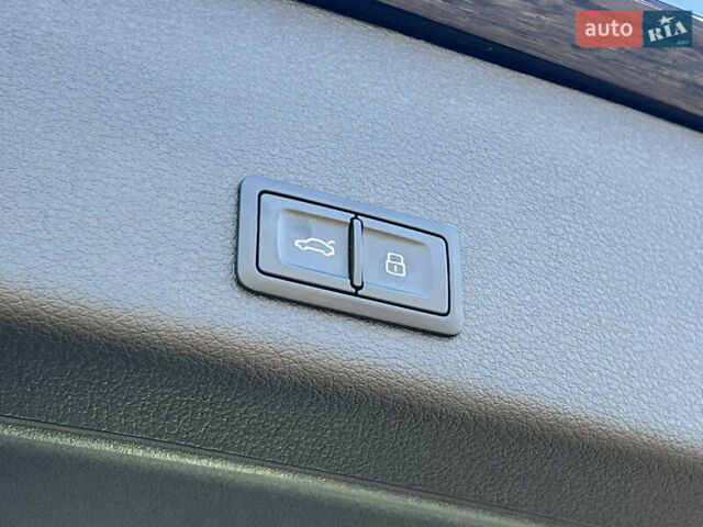 Синий Ауди E-Tron, объемом двигателя 0 л и пробегом 40 тыс. км за 36514 $, фото 48 на Automoto.ua