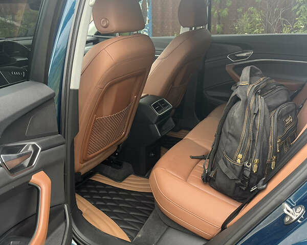 Синій Ауді E-Tron, об'ємом двигуна 0 л та пробігом 50 тис. км за 31500 $, фото 12 на Automoto.ua