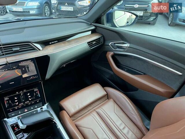 Синій Ауді E-Tron, об'ємом двигуна 0 л та пробігом 94 тис. км за 35790 $, фото 40 на Automoto.ua