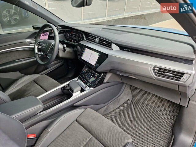 Синий Ауди E-Tron, объемом двигателя 0 л и пробегом 5 тыс. км за 58900 $, фото 8 на Automoto.ua