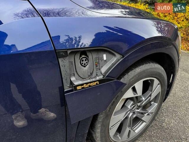 Синий Ауди E-Tron, объемом двигателя 0 л и пробегом 104 тыс. км за 33490 $, фото 6 на Automoto.ua