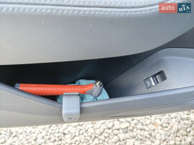 Ауди E-Tron 2020 в Киеве на Automoto.ua Синий Ауди E-Tron, объемом двигателя 0 л и пробегом 154 тыс. км за 29800 $, фото 33 на Automoto.ua