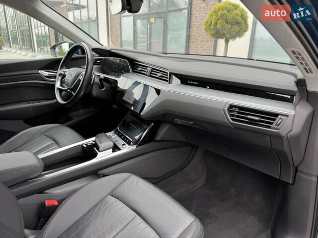 Синий Ауди E-Tron, объемом двигателя 0 л и пробегом 96 тыс. км за 24999 $, фото 24 на Automoto.ua