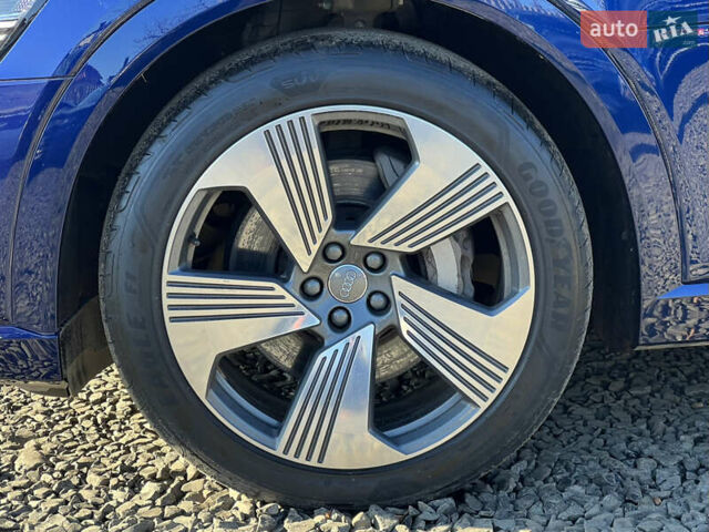 Синий Ауди E-Tron, объемом двигателя 0 л и пробегом 40 тыс. км за 36514 $, фото 23 на Automoto.ua