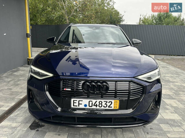 Синий Ауди E-Tron, объемом двигателя 0 л и пробегом 63 тыс. км за 39900 $, фото 1 на Automoto.ua