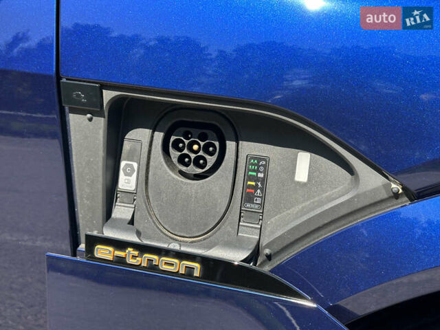 Синий Ауди E-Tron, объемом двигателя 0 л и пробегом 58 тыс. км за 43999 $, фото 32 на Automoto.ua