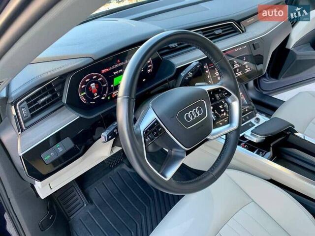 Синий Ауди E-Tron, объемом двигателя 0 л и пробегом 55 тыс. км за 37500 $, фото 22 на Automoto.ua