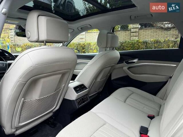 Синий Ауди E-Tron, объемом двигателя 0 л и пробегом 104 тыс. км за 33490 $, фото 31 на Automoto.ua