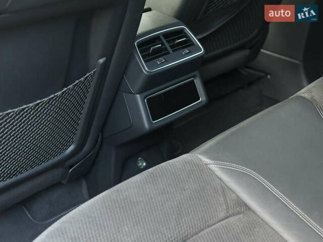 Синій Ауді E-Tron, об'ємом двигуна 0 л та пробігом 68 тис. км за 27800 $, фото 5 на Automoto.ua