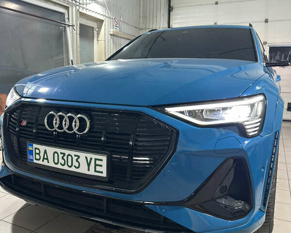 Синий Ауди E-Tron, объемом двигателя 0 л и пробегом 65 тыс. км за 38000 $, фото 1 на Automoto.ua