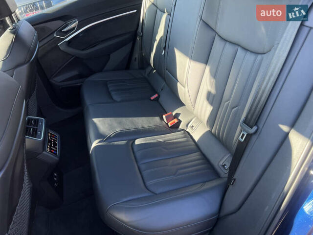 Синий Ауди E-Tron, объемом двигателя 0 л и пробегом 40 тыс. км за 36514 $, фото 40 на Automoto.ua