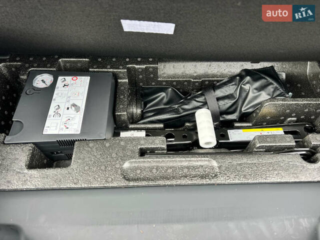 Синій Ауді E-Tron, об'ємом двигуна 0 л та пробігом 38 тис. км за 39511 $, фото 102 на Automoto.ua