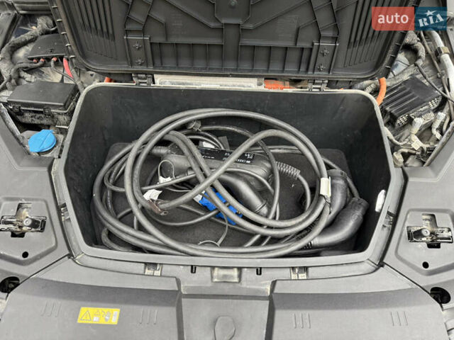 Синий Ауди E-Tron, объемом двигателя 0 л и пробегом 113 тыс. км за 32500 $, фото 46 на Automoto.ua