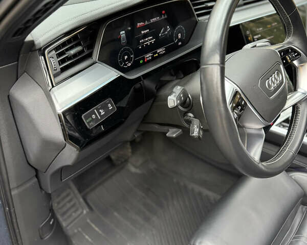 Синий Ауди E-Tron, объемом двигателя 0 л и пробегом 113 тыс. км за 32500 $, фото 39 на Automoto.ua