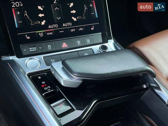 Синій Ауді E-Tron, об'ємом двигуна 0 л та пробігом 94 тис. км за 35790 $, фото 28 на Automoto.ua