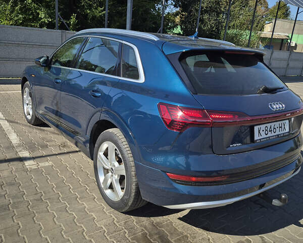 Синий Ауди E-Tron, объемом двигателя 0 л и пробегом 170 тыс. км за 22500 $, фото 1 на Automoto.ua