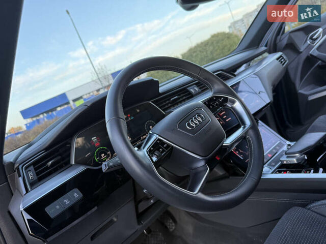 Синій Ауді E-Tron, об'ємом двигуна 0 л та пробігом 170 тис. км за 26499 $, фото 46 на Automoto.ua