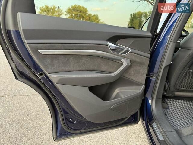 Синий Ауди E-Tron, объемом двигателя 0 л и пробегом 53 тыс. км за 33700 $, фото 41 на Automoto.ua