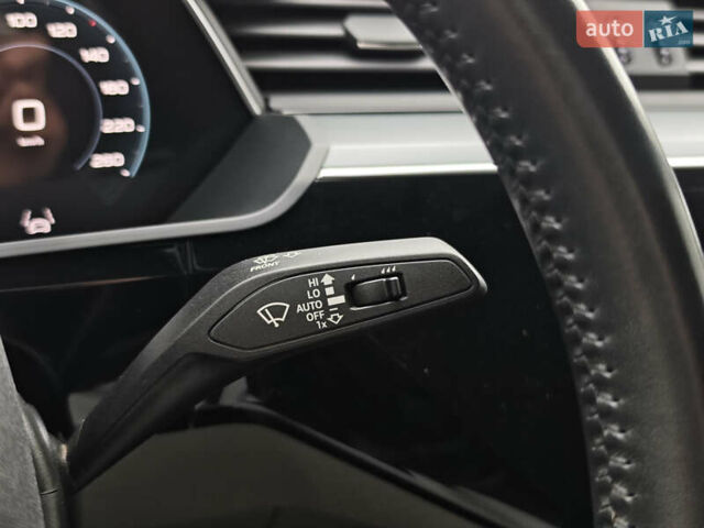 Синий Ауди E-Tron, объемом двигателя 0 л и пробегом 95 тыс. км за 34999 $, фото 39 на Automoto.ua