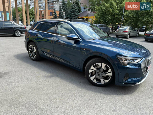Синий Ауди E-Tron, объемом двигателя 0 л и пробегом 126 тыс. км за 25900 $, фото 115 на Automoto.ua
