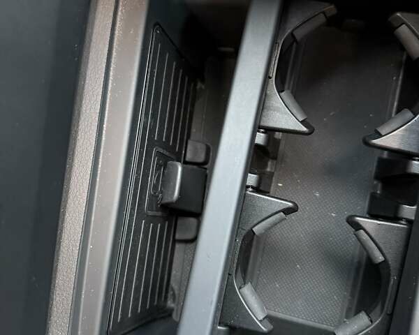 Синий Ауди E-Tron, объемом двигателя 0 л и пробегом 53 тыс. км за 33700 $, фото 18 на Automoto.ua