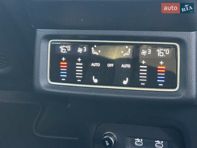 Синий Ауди E-Tron, объемом двигателя 0 л и пробегом 46 тыс. км за 31000 $, фото 16 на Automoto.ua