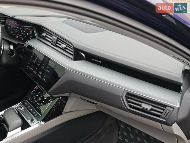 Синий Ауди E-Tron, объемом двигателя 0 л и пробегом 95 тыс. км за 34999 $, фото 82 на Automoto.ua