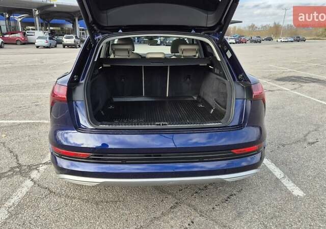 Ауди E-Tron 2020 в Днепре (Днепропетровске) на Automoto.ua Синий Ауди E-Tron, объемом двигателя 0 л и пробегом 47 тыс. км за 36000 $, фото 14 на Automoto.ua