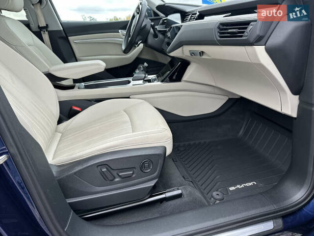 Синий Ауди E-Tron, объемом двигателя 0 л и пробегом 102 тыс. км за 34500 $, фото 9 на Automoto.ua