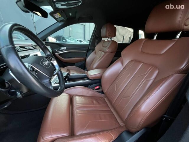 Синий Ауди E-Tron, объемом двигателя 0 л и пробегом 94 тыс. км за 35790 $, фото 19 на Automoto.ua