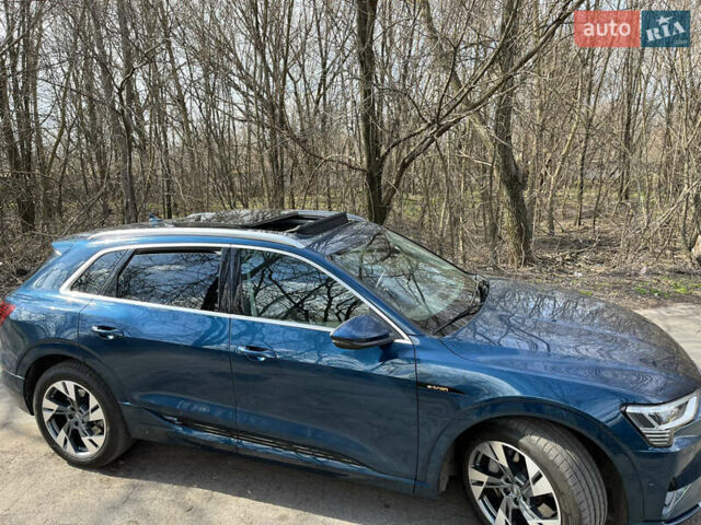 Синий Ауди E-Tron, объемом двигателя 0 л и пробегом 126 тыс. км за 25900 $, фото 90 на Automoto.ua