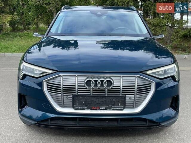 Синий Ауди E-Tron, объемом двигателя 0 л и пробегом 142 тыс. км за 26500 $, фото 16 на Automoto.ua