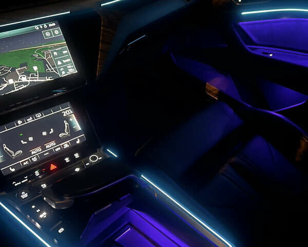 Синий Ауди E-Tron, объемом двигателя 0 л и пробегом 113 тыс. км за 35000 $, фото 43 на Automoto.ua
