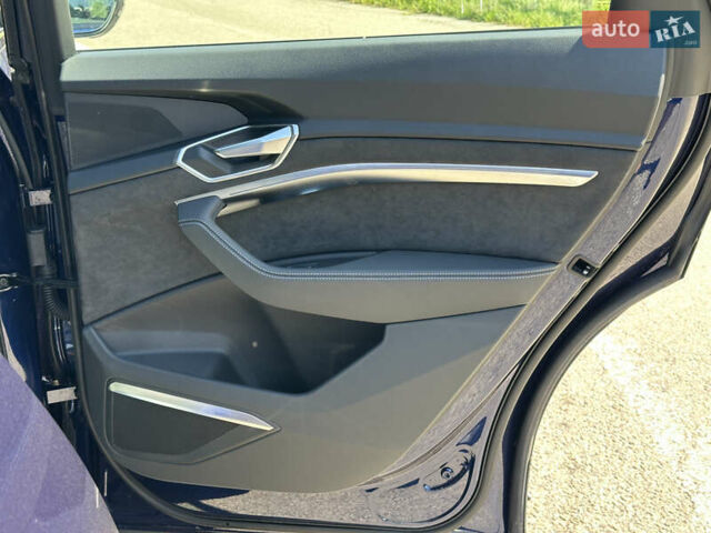 Синий Ауди E-Tron, объемом двигателя 0 л и пробегом 58 тыс. км за 43999 $, фото 71 на Automoto.ua