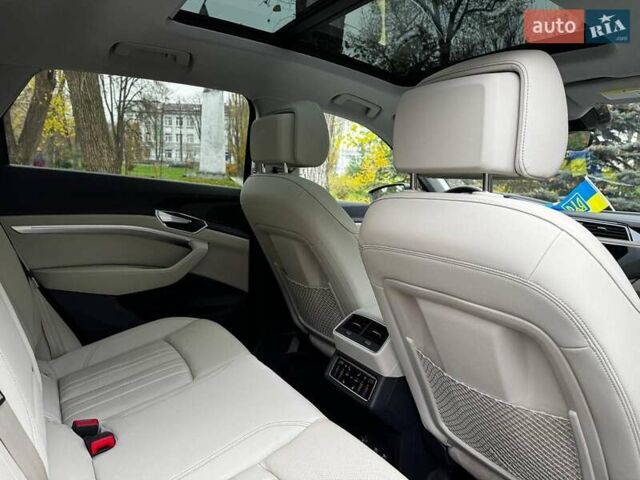 Синий Ауди E-Tron, объемом двигателя 0 л и пробегом 104 тыс. км за 33490 $, фото 37 на Automoto.ua