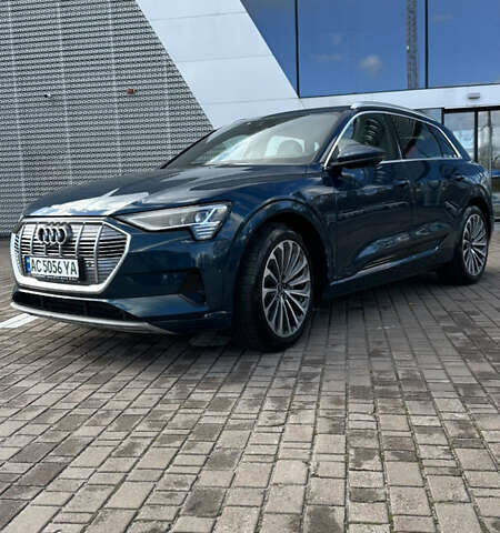 Ауді E-Tron 2020 у Володимир-Волинський на Automoto.ua Синій Ауді E-Tron, об'ємом двигуна 0 л та пробігом 220 тис. км за 25000 $, фото 9 на Automoto.ua