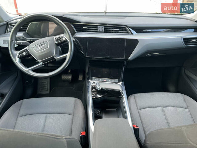 Синий Ауди E-Tron, объемом двигателя 0 л и пробегом 84 тыс. км за 27500 $, фото 2 на Automoto.ua