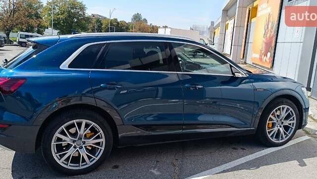 Синий Ауди E-Tron, объемом двигателя 0 л и пробегом 85 тыс. км за 39900 $, фото 2 на Automoto.ua