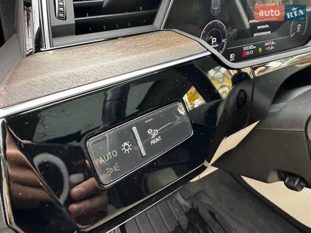 Синий Ауди E-Tron, объемом двигателя 0 л и пробегом 104 тыс. км за 33490 $, фото 18 на Automoto.ua