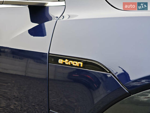 Синий Ауди E-Tron, объемом двигателя 0 л и пробегом 95 тыс. км за 34999 $, фото 10 на Automoto.ua