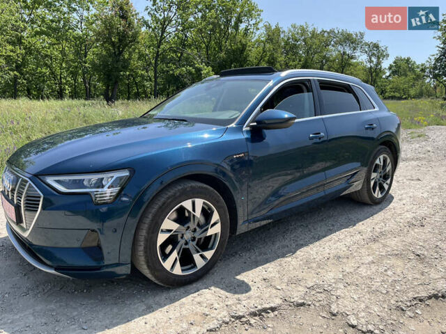 Синий Ауди E-Tron, объемом двигателя 0 л и пробегом 126 тыс. км за 25900 $, фото 39 на Automoto.ua