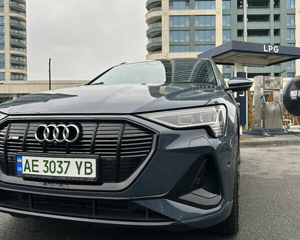 Синій Ауді E-Tron, об'ємом двигуна 0 л та пробігом 34 тис. км за 55000 $, фото 19 на Automoto.ua