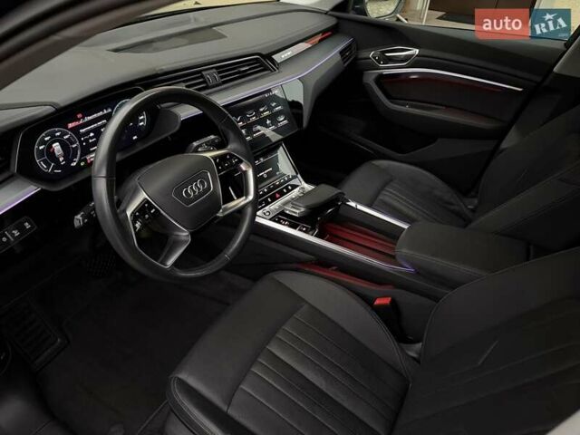 Синий Ауди E-Tron, объемом двигателя 0 л и пробегом 100 тыс. км за 29300 $, фото 7 на Automoto.ua