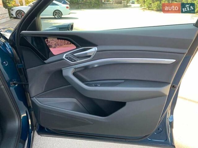Синий Ауди E-Tron, объемом двигателя 0 л и пробегом 142 тыс. км за 26500 $, фото 39 на Automoto.ua